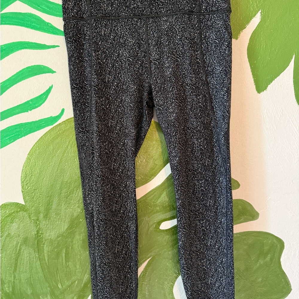 Athleta Black and White Lightning Static 7/8 Tights
